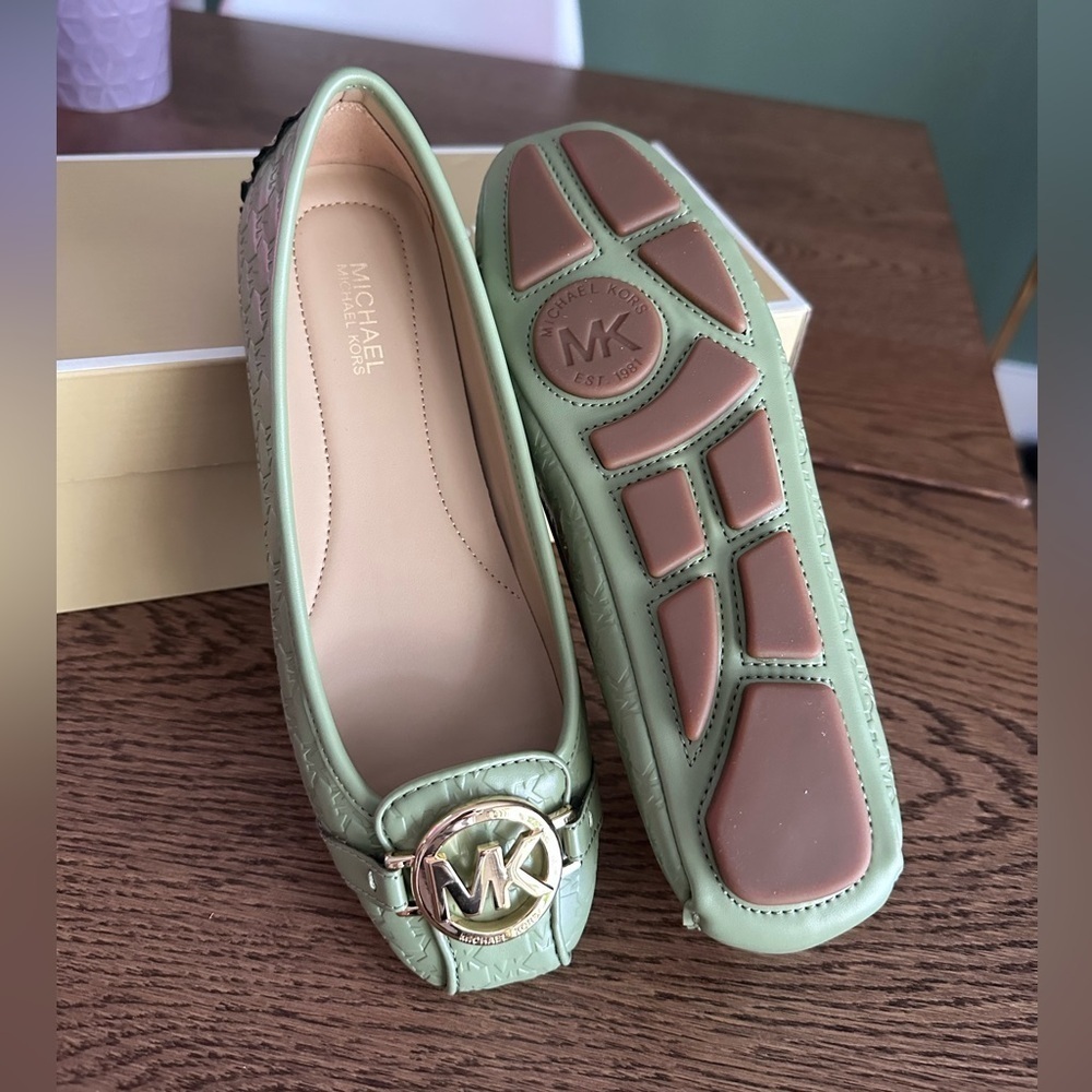 NWT！NEW！Michael Kors Fulton Logo Embossed Moccasin Loafers Ballet Flats Women's - Picture 3 of 7